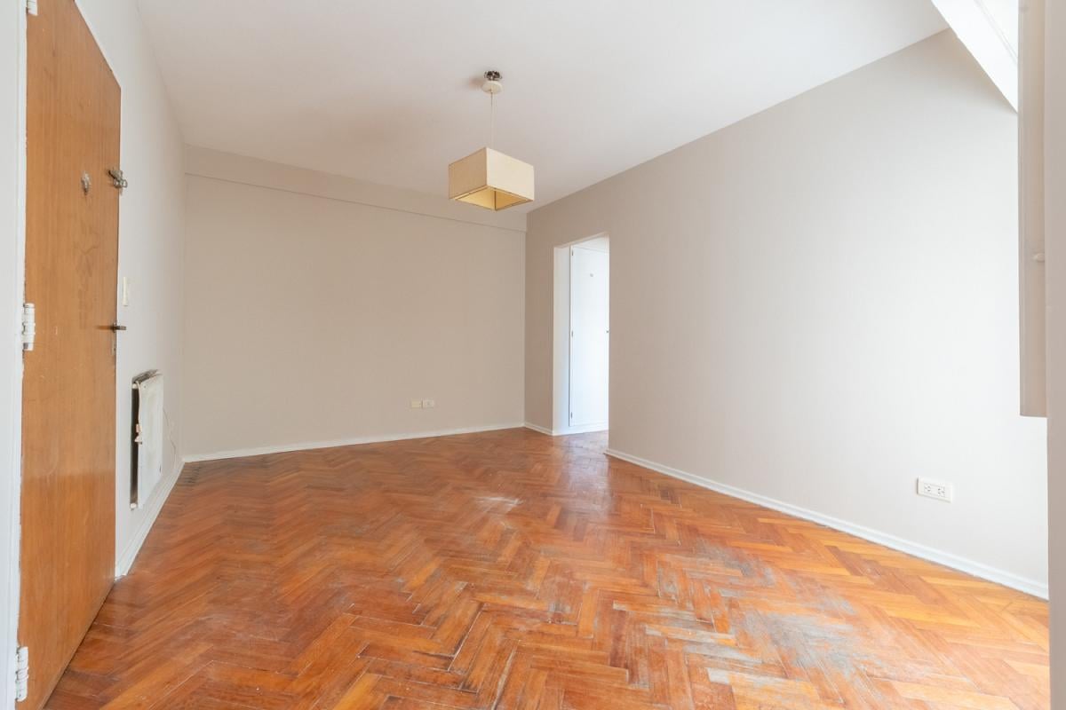 Foto de Venta Departamento 2 ambientes Luminoso Lateral balcón francés Villa, imagen 5