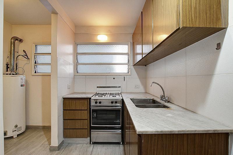 Foto de Venta Departamento 3 ambientes Contrafrente con balcón Cochera y, imagen 5