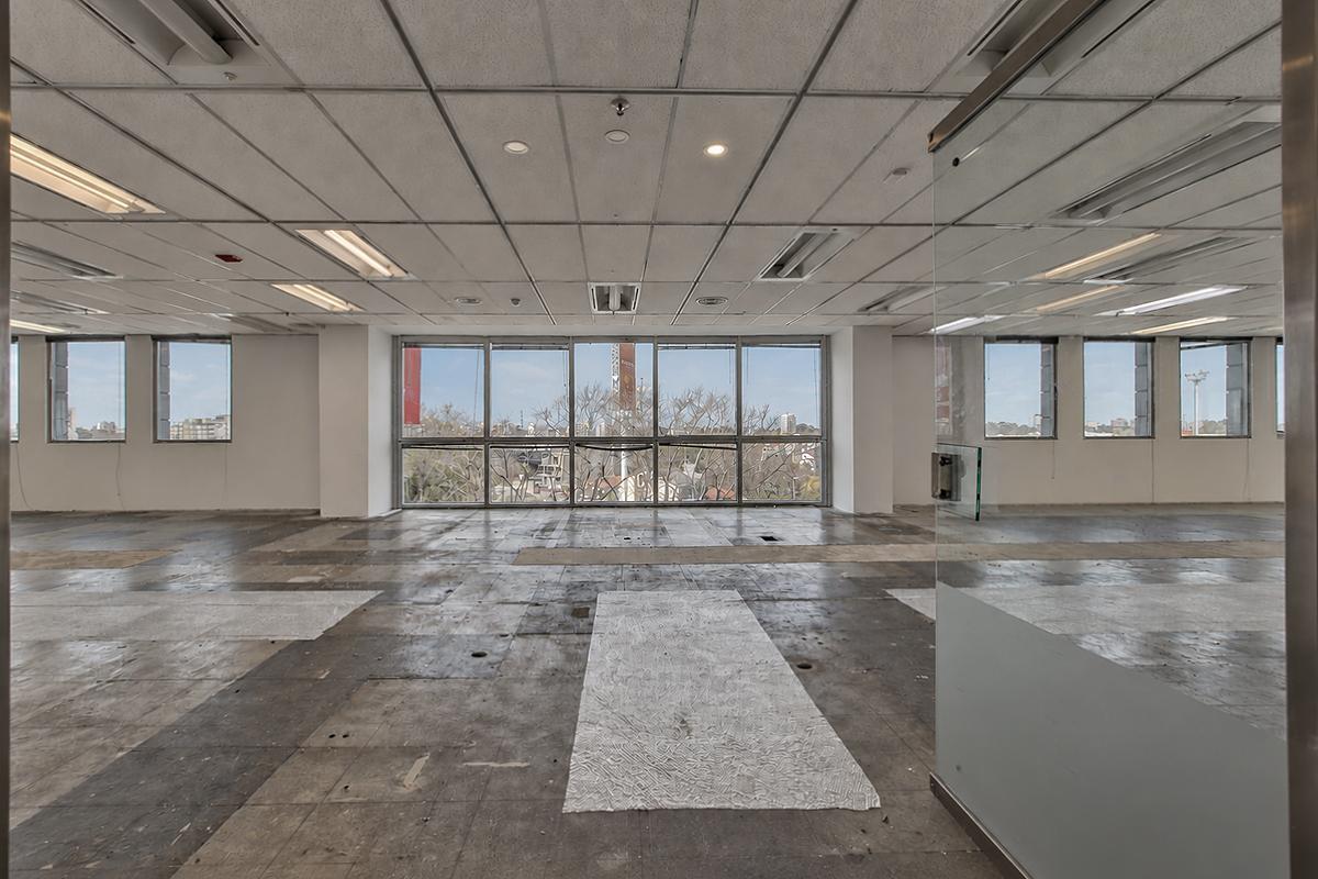 Foto de Oficina AAA en Alquiler – 890 m² Piso 2, Edificio Panamericana Plaza, imagen 3