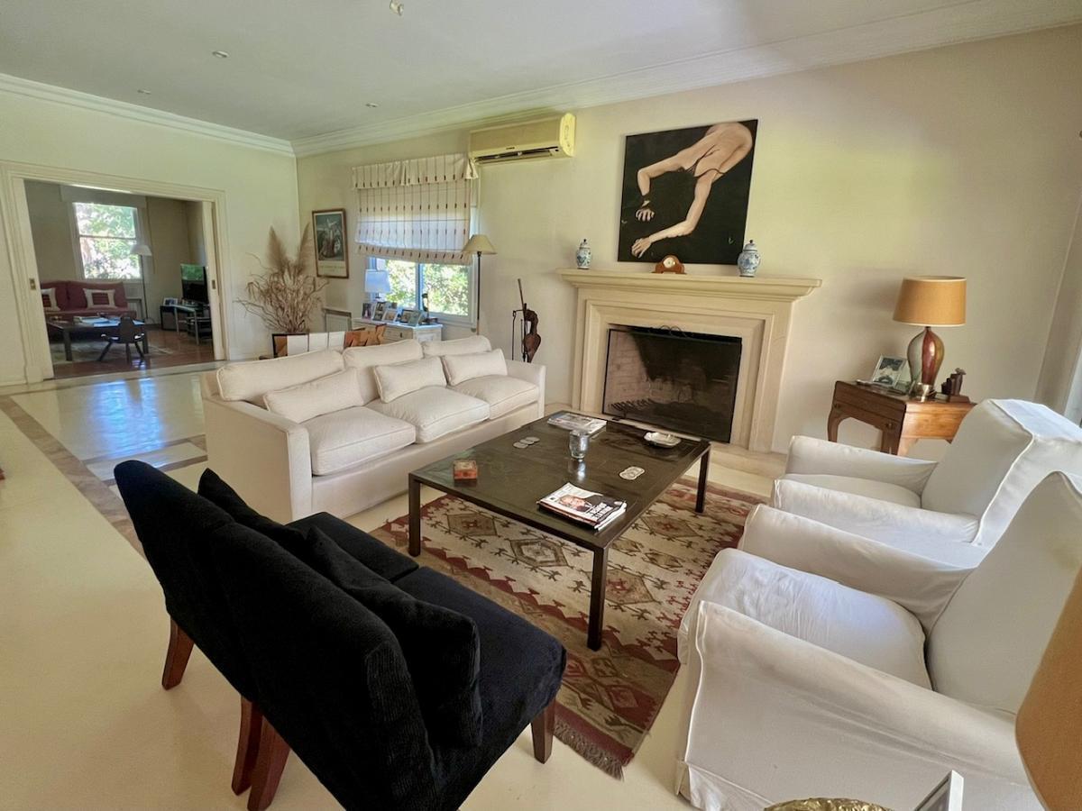 Foto de Una casa distinta en VENTA EN AYRES DE PILAR, imagen 3