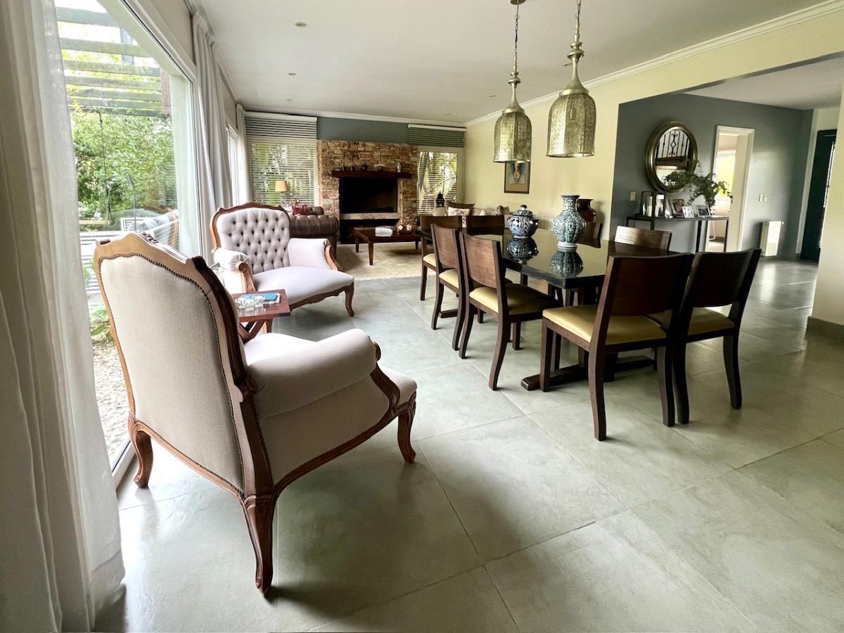 Foto de Excelente casa en venta en Ayres de Pilar, imagen 2