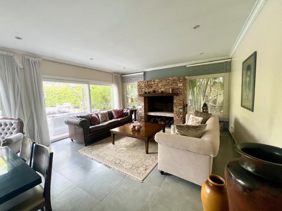 Foto de Excelente casa en venta en Ayres de Pilar, imagen 3