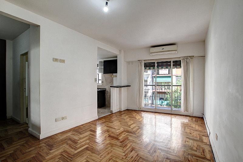 Foto de Alquiler Departamento Monoambiente Luminoso al frente con balcón, imagen 1