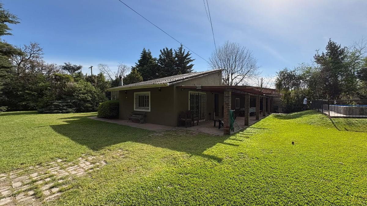 Foto de Casa Quinta de 5 ambientes con amplio terreno, piscina y galería en El, imagen 2