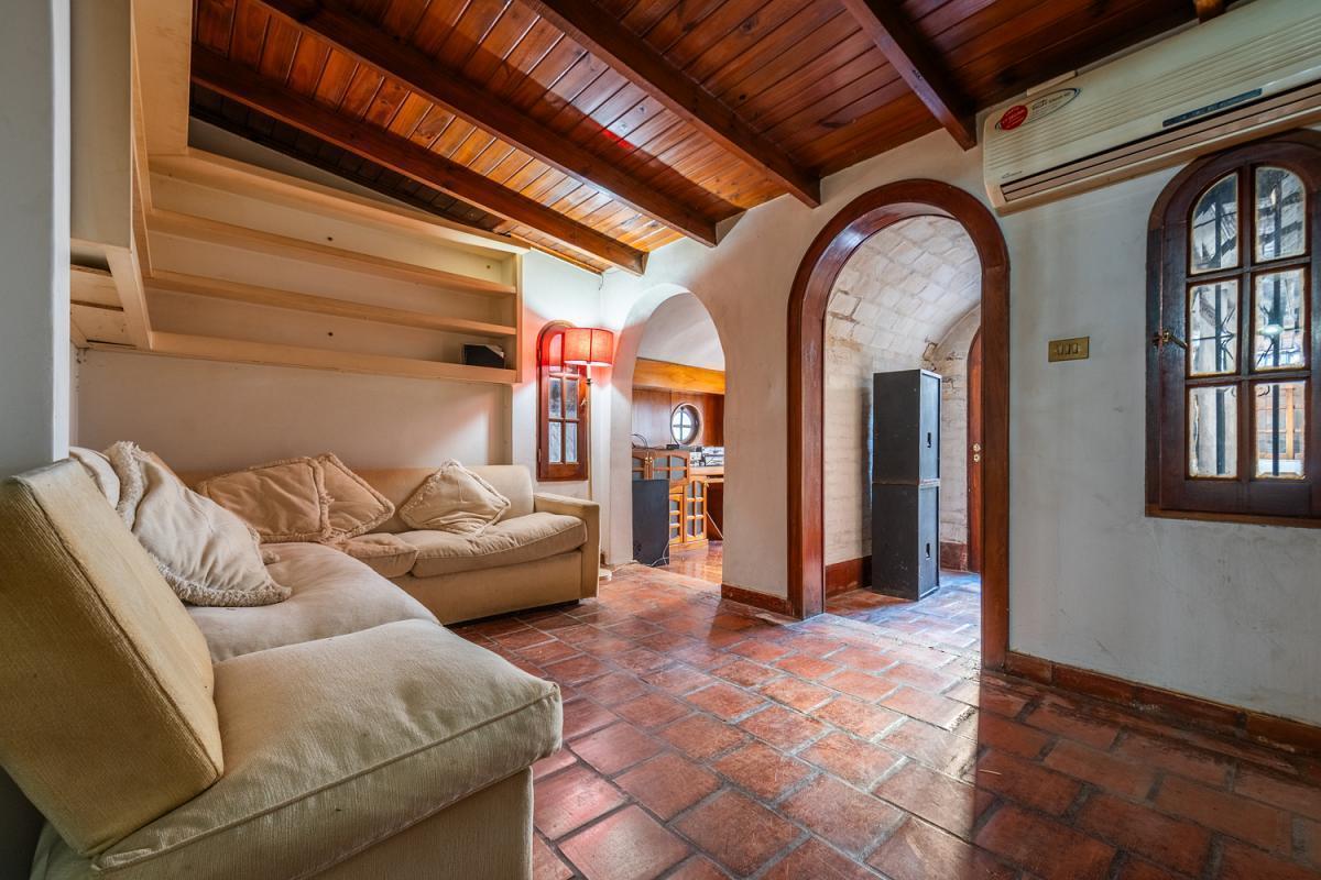 Foto de Venta Departamento 3 ambientes Tipo Casa Gran patio 2 Cocheras Almagro, imagen 2