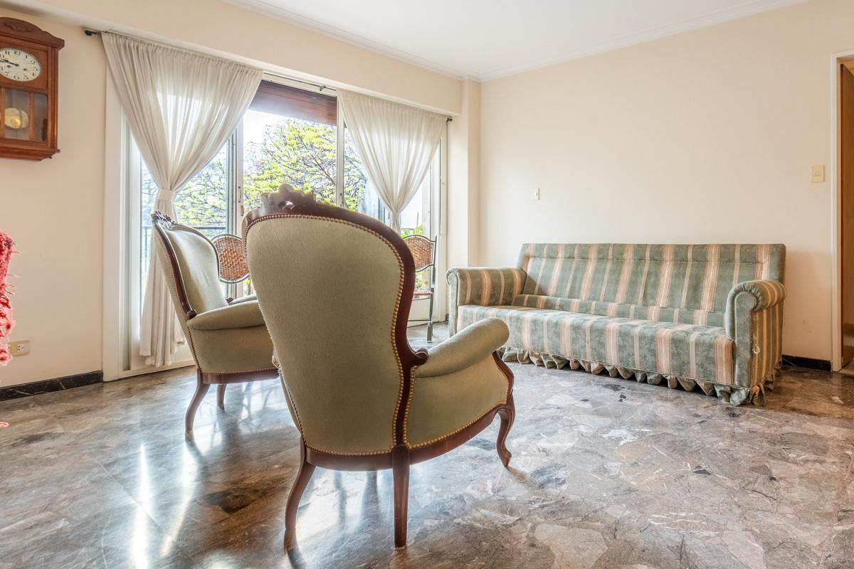 Foto de Venta Departamento 4 ambientes Semipiso Luminoso Cochera Baulera Parque, imagen 2