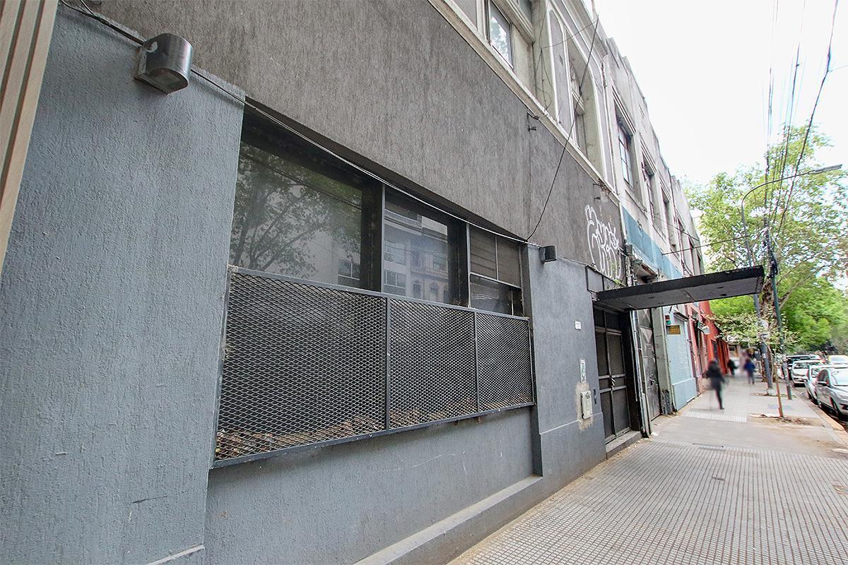 Foto de Terreno sobre avenida en importante foco comercial, imagen 2