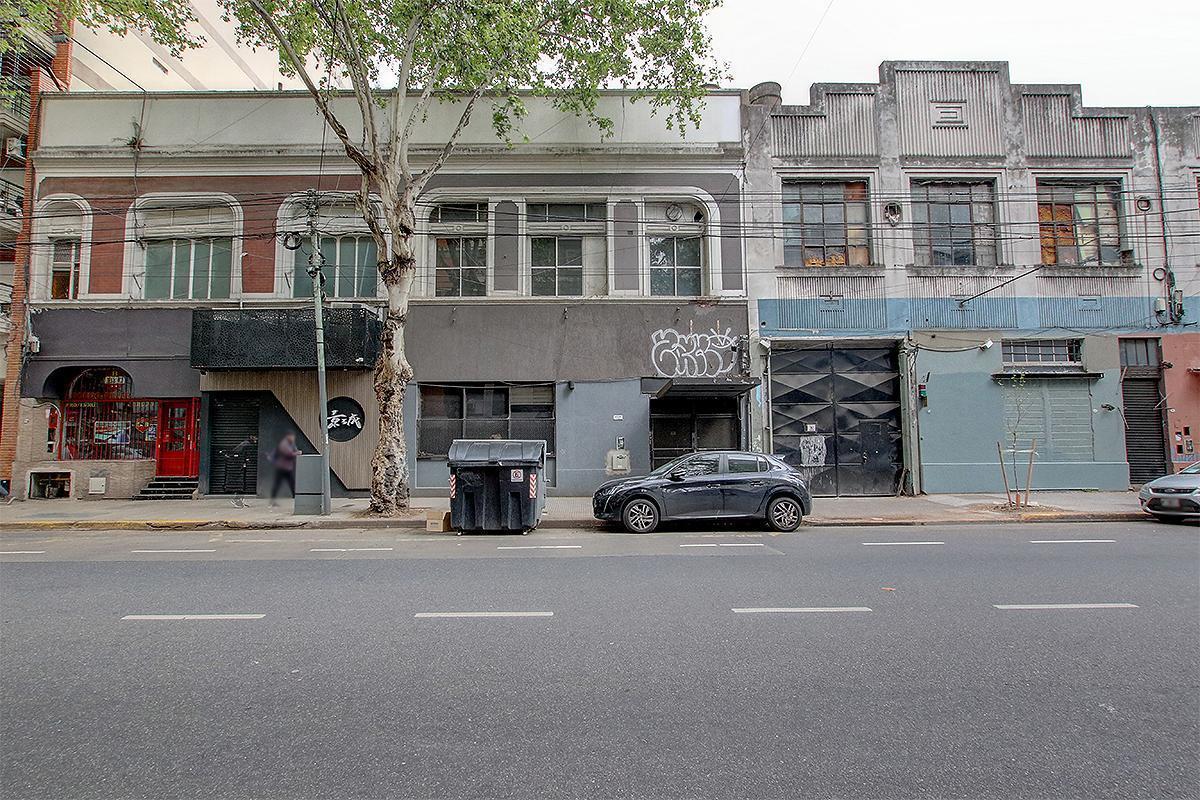 Foto de Terreno sobre avenida en importante foco comercial, imagen 1