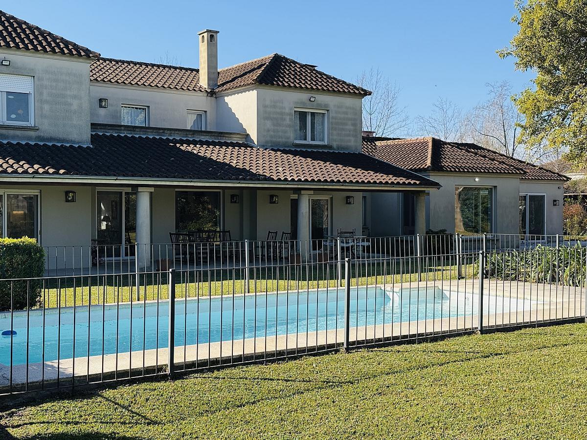 Foto de Casa en venta en Ayres de Pilar en doble lote., imagen 4