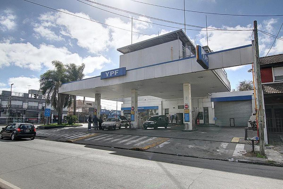 Foto de Venta estacion de servicio y gomeria en esquina de Avenida, imagen 2