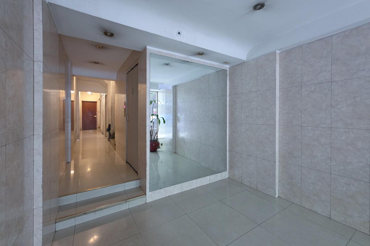 Foto de Venta Departamento Monoambiente Luminoso Contrafrente Balcón Frances, imagen 5