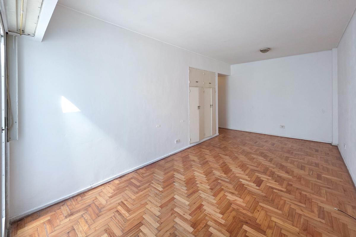Foto de Venta Departamento Monoambiente Luminoso Contrafrente Balcón Frances, imagen 3