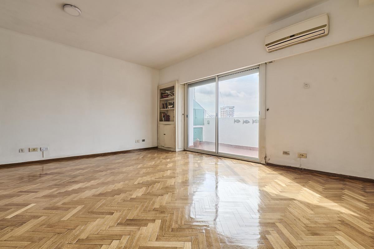 Foto de Excelente semipiso con vista abierta. Balcón al contra-frente. dos, imagen 4
