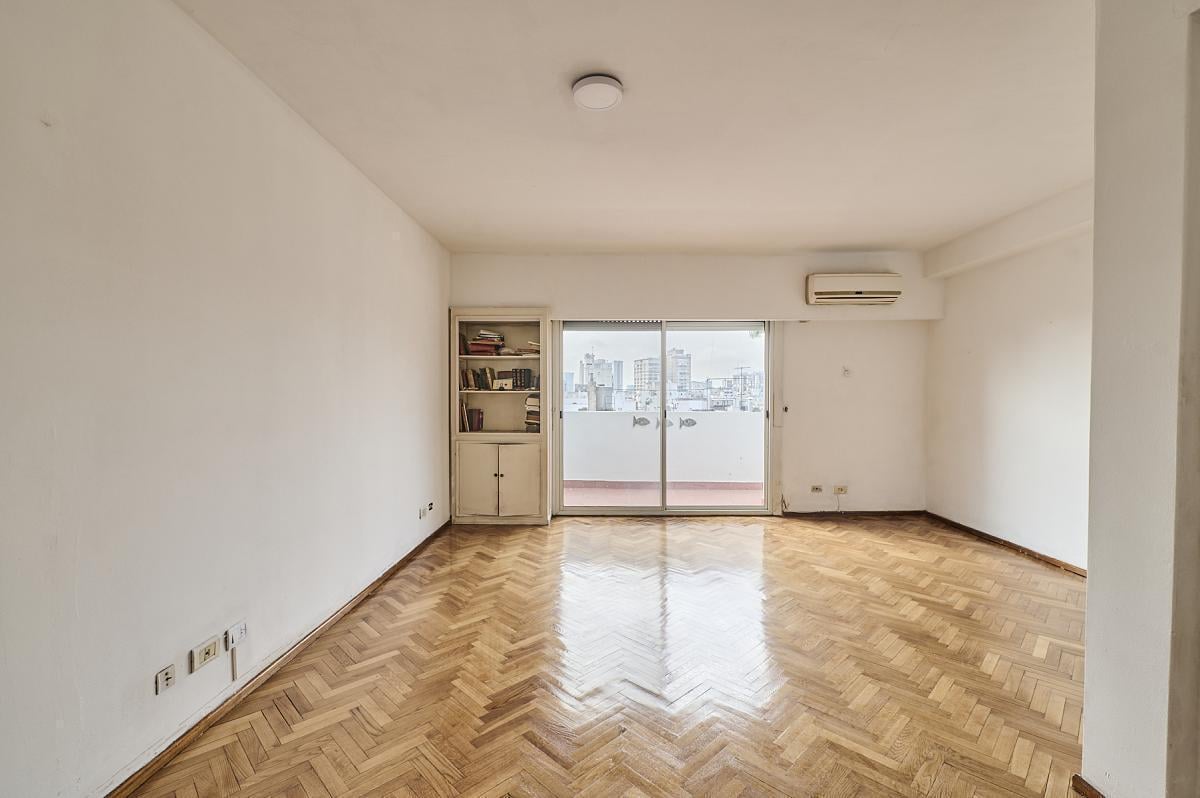 Foto de Excelente semipiso con vista abierta. Balcón al contra-frente. dos, imagen 2