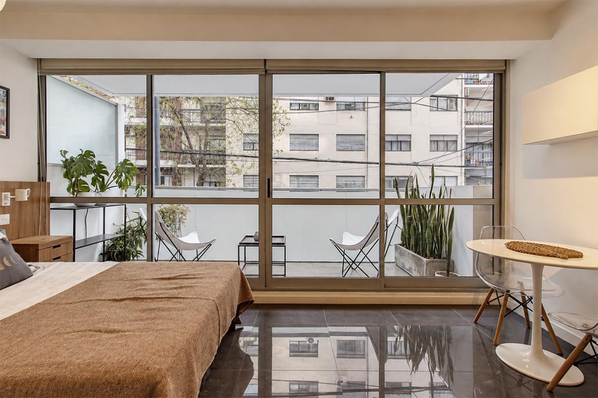 Foto de Departamento Monoambiente al frente con balcon Impecable al frente en, imagen 1