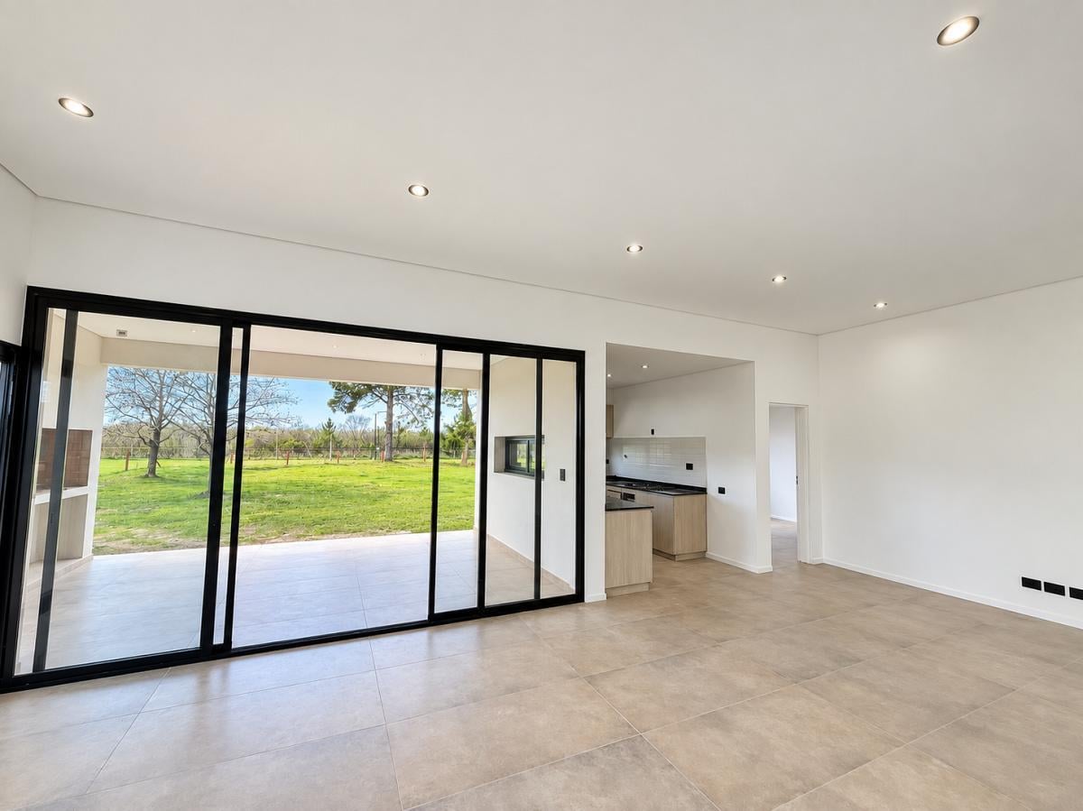 Foto de Excelente casa en venta en Los Alcanfores, imagen 1