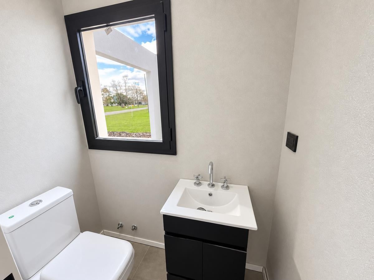 Foto de Excelente casa en venta en Los Alcanfores, imagen 3
