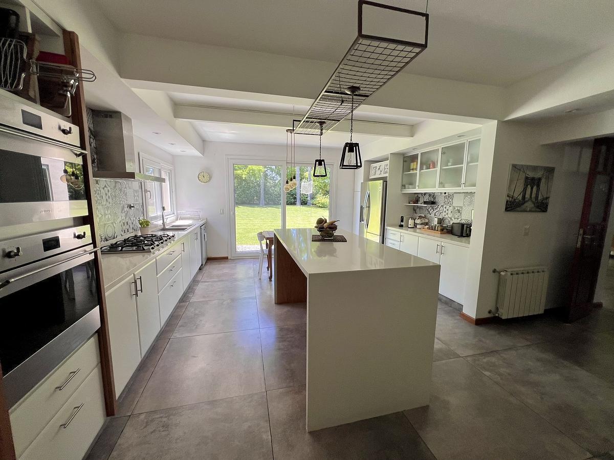 Foto de CASA EN VENTA EN AYRES DE PILAR totalmente renovada en lote de 1064.95, imagen 3