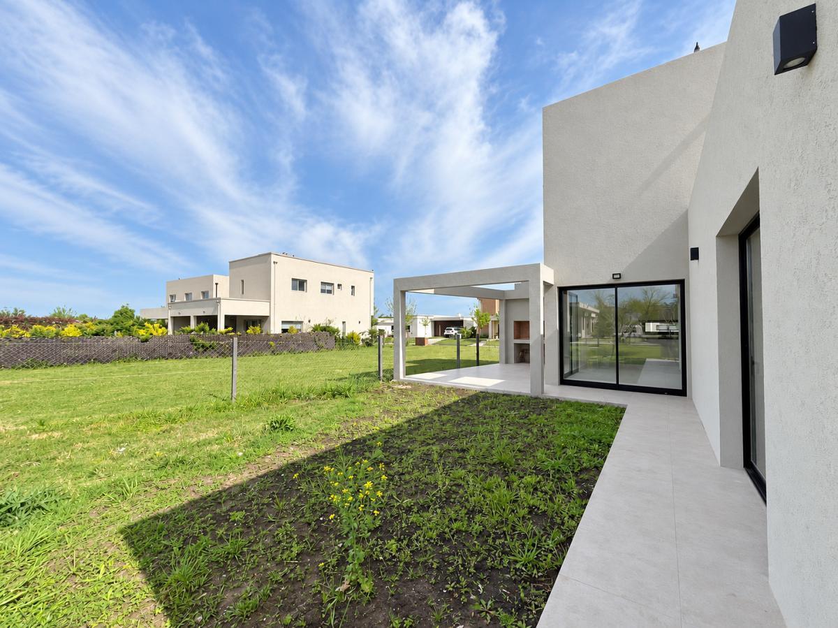Foto de Oportunidad!! Casa a estrenar en Santa Lucía, Pilar del Este, imagen 3