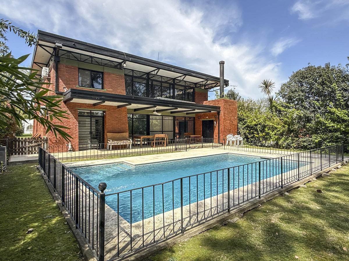 Foto de Casa de autor en venta en Golfers Country Club, Pilar –piscina, imagen 2