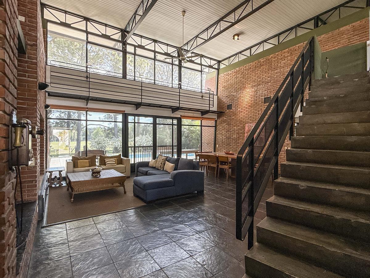 Foto de Casa de autor en venta en Golfers Country Club, Pilar –piscina, imagen 1