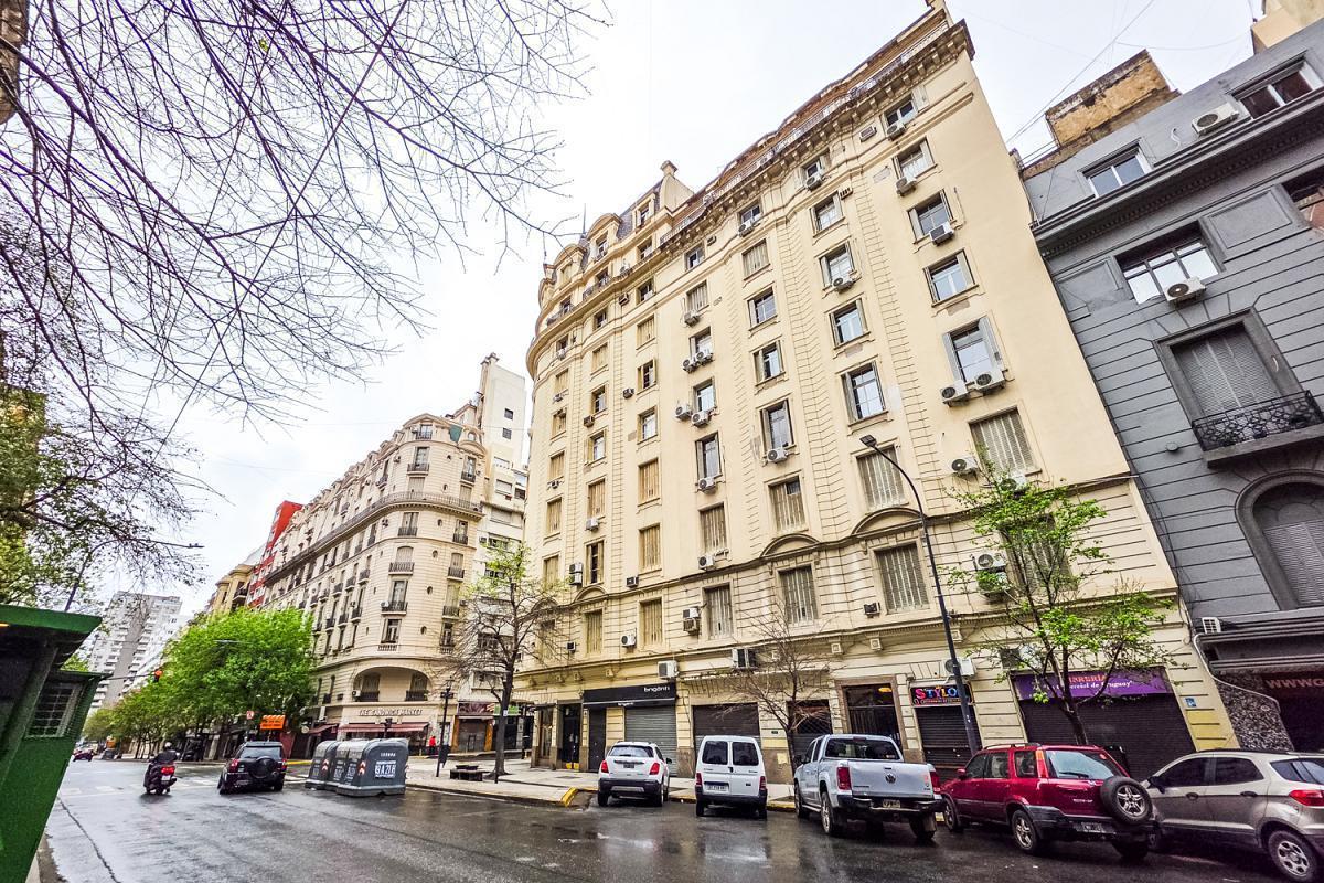 Foto de Venta San Nicolás Semipiso 3 amb con balcón Al Frente., imagen 2