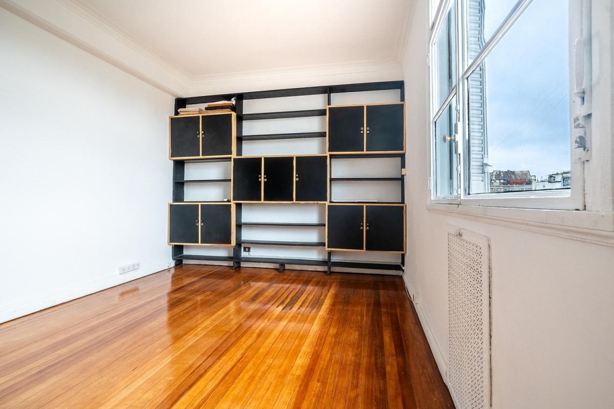 Foto de Venta Tribunales Semipiso 3 Ambientes al Frente con balcón. Edificio de, imagen 5