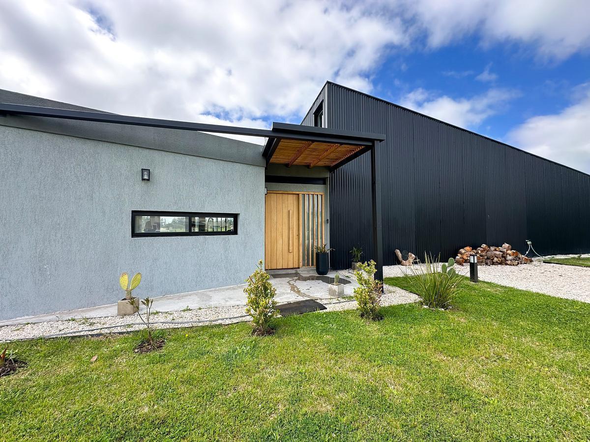 Foto de Casa de 4 ambientes sobre lote de 1700 m2 en Estancia Villa María, imagen 2