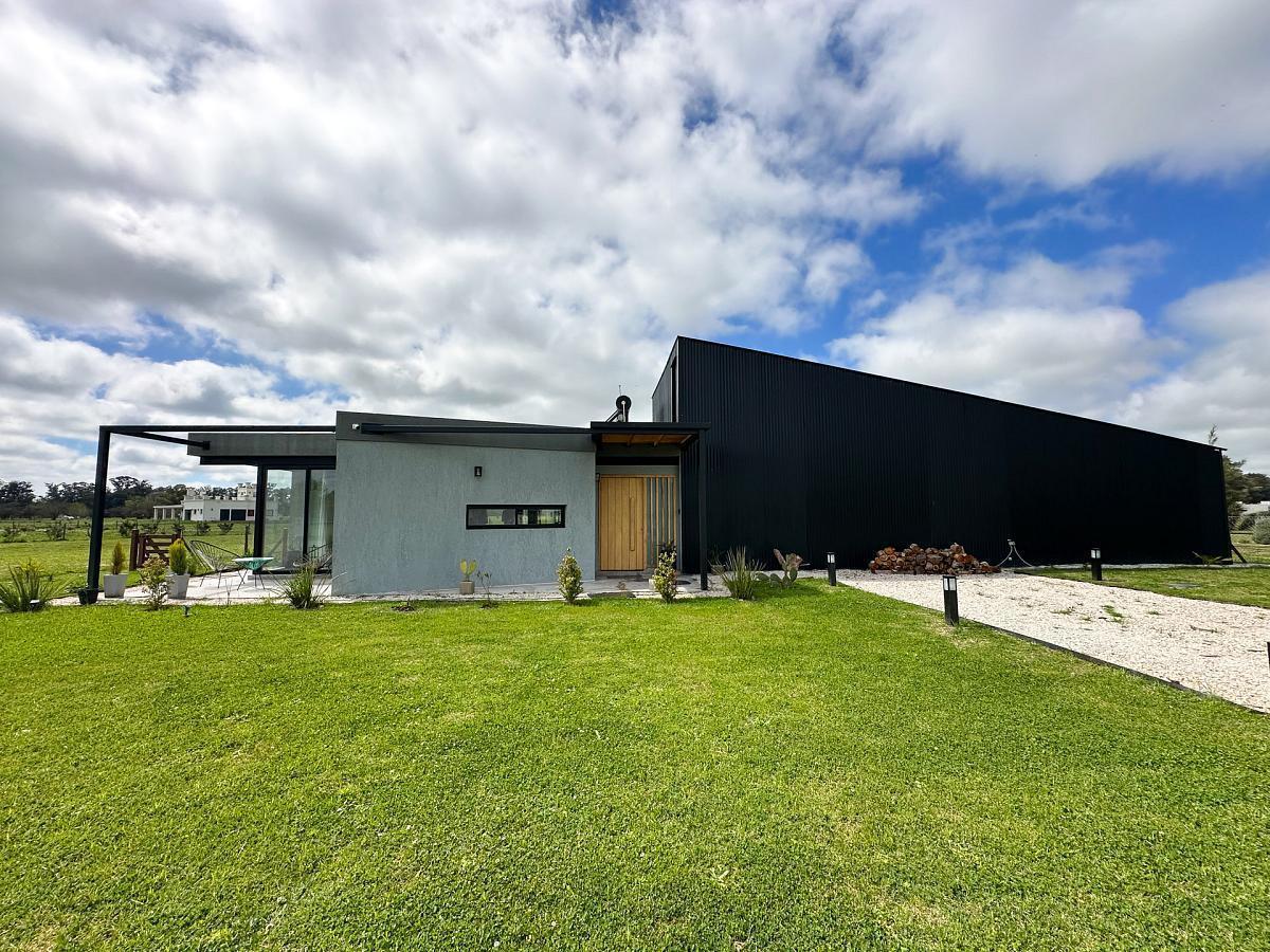 Foto de Casa de 4 ambientes sobre lote de 1700 m2 en Estancia Villa María, imagen 1