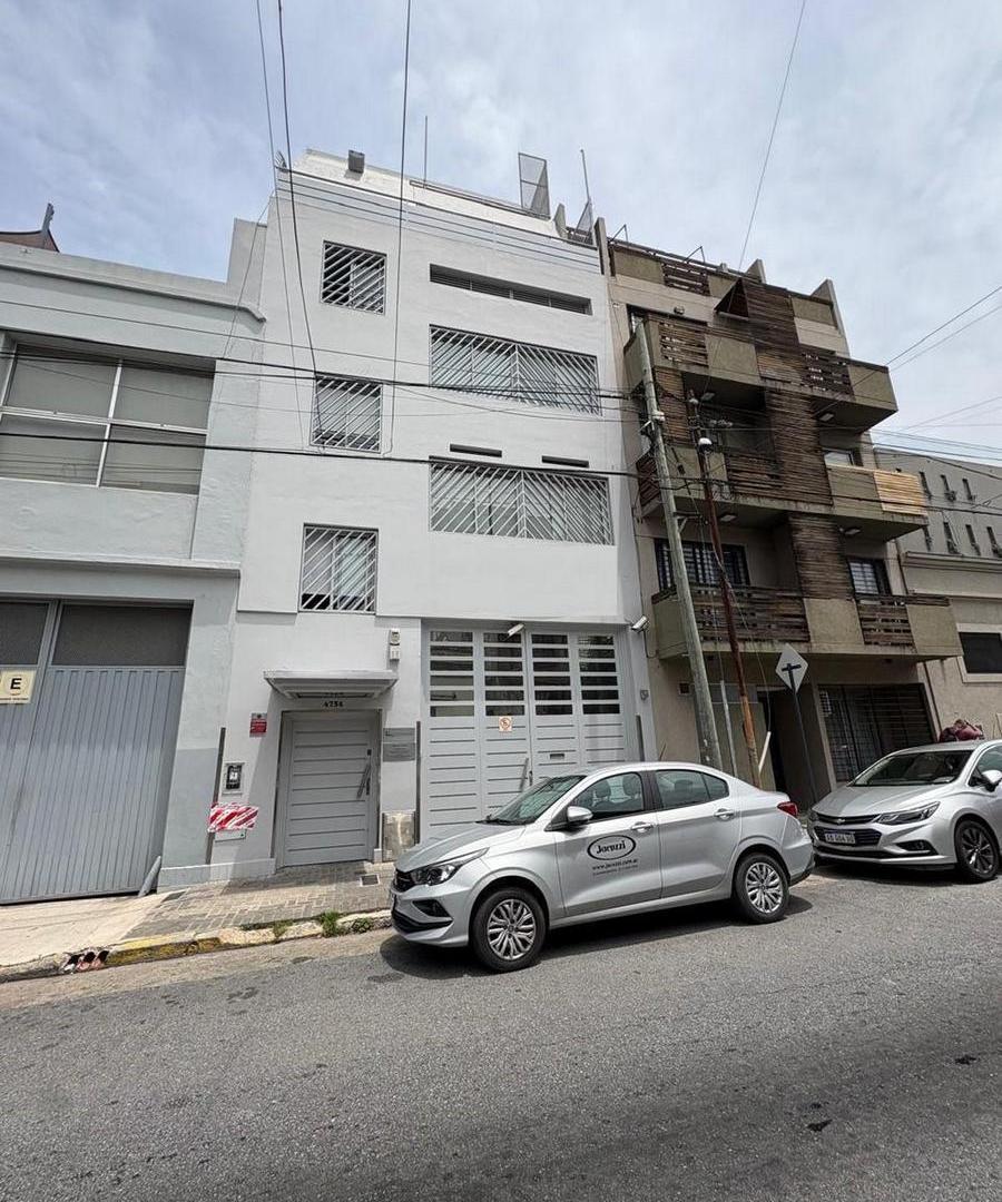 Foto de Gran inmueble en block en Saavedra: 971 m², 4 plantas, montacargas y, imagen 3