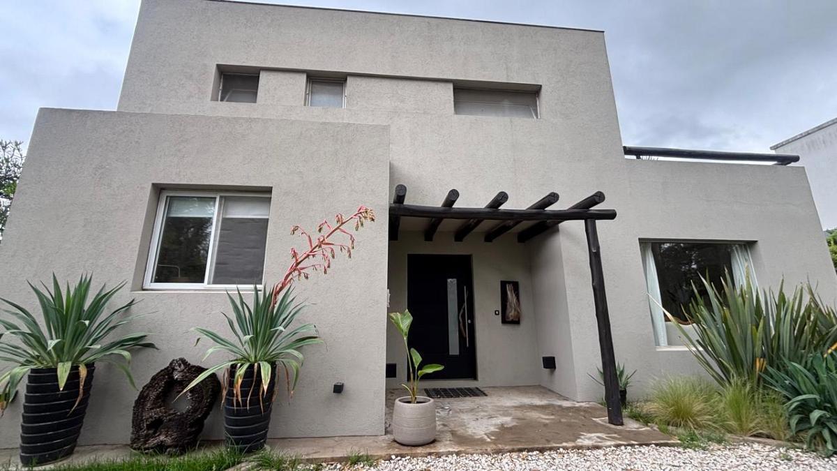 Foto de lindisima casa en venta en el barrio Los Potrillos Fatima, imagen 1