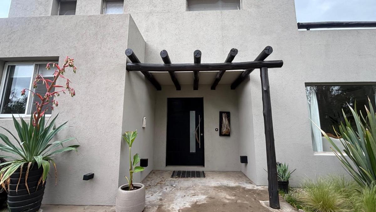 Foto de lindisima casa en venta en el barrio Los Potrillos Fatima, imagen 2