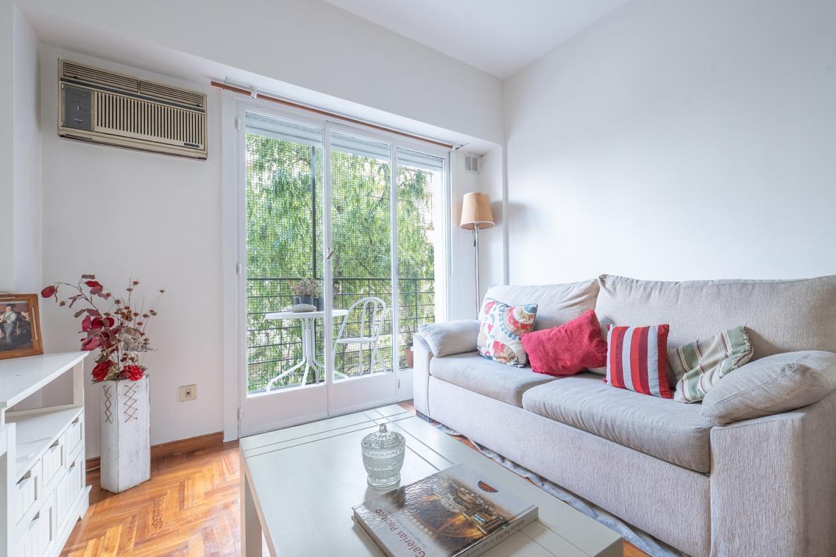 Foto de Venta Departamento 2 ambientes Al frente Luminoso Balcón corrido, imagen 3