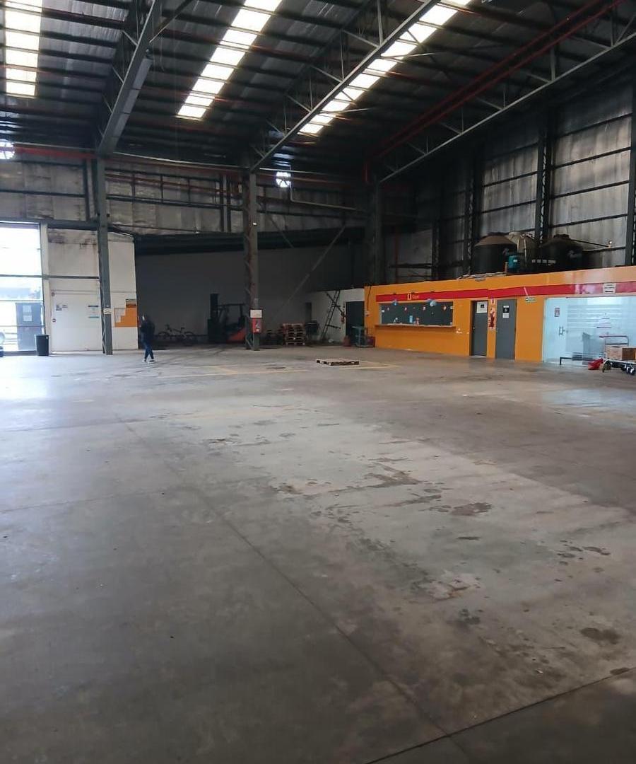 Foto de PILAR COMPLEJO DIARCO 7 LOCLES EN ALQUILER 2000M2, imagen 2
