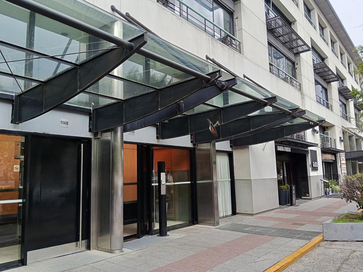 Foto de Oficina en Puerto Madero de 120 m2 y 4 cocheras. Dock 8. Esquina, imagen 1