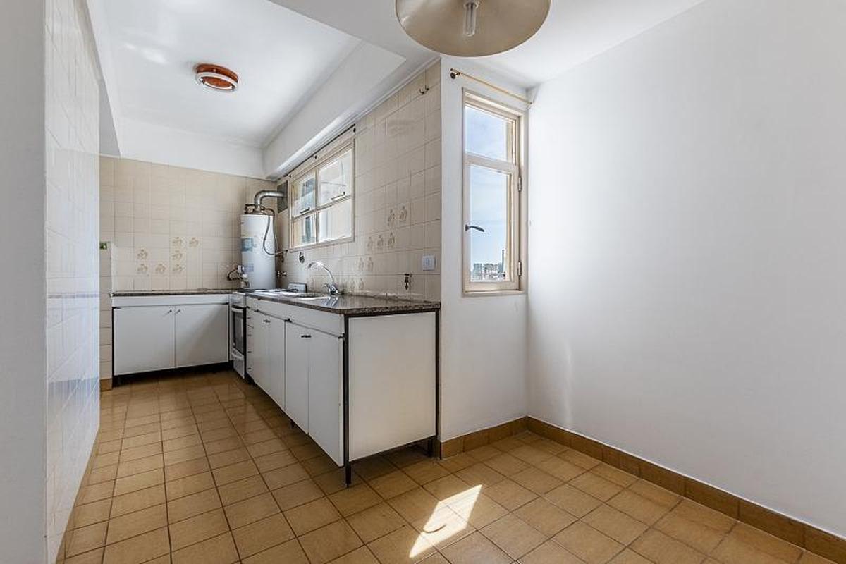 Foto de Venta Departamento 3 ambientes Luminoso Balcón Cochera Caballito, imagen 5