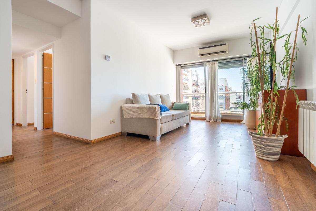 Foto de Venta Departamento 3 ambientes Impecable Semipiso Contrafrente Balcón, imagen 2