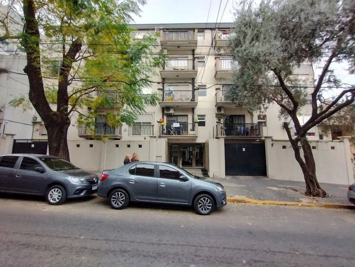 AMPLIO 2 AMBIENTES AL FRENTE CON COCHERA CUB, BALCON, SUM, PARRILLA, PILETA 2