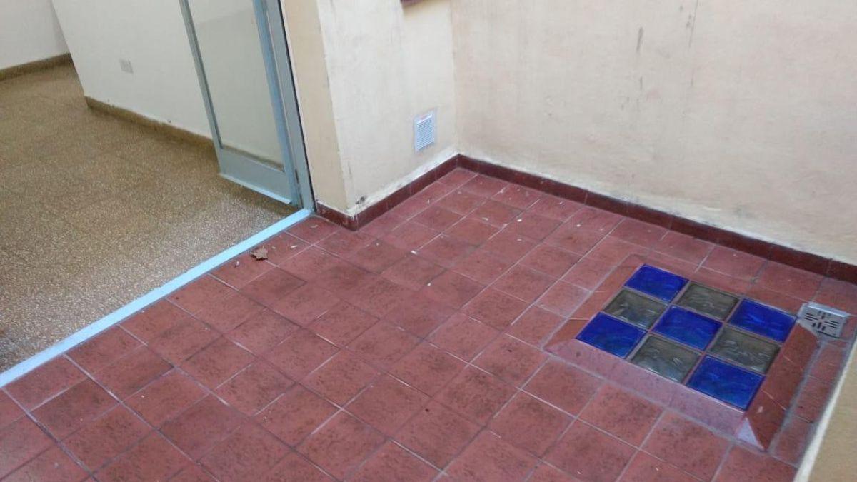 Foto de 2 AMBIENTES CON PATIO, PRIMER PISO POR ESCALERA, BAJAS EXPENSAS, imagen 1