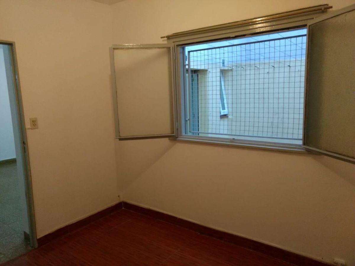 Foto de 2 AMBIENTES CON PATIO, PRIMER PISO POR ESCALERA, BAJAS EXPENSAS, imagen 5