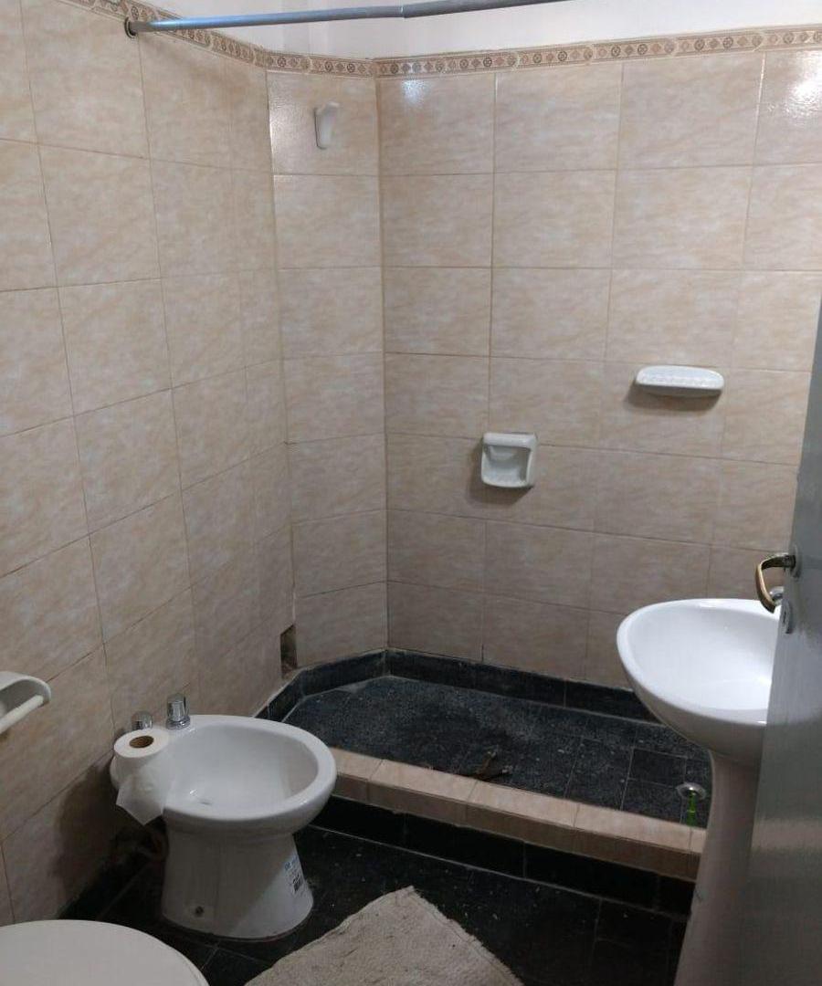 Foto de 2 AMBIENTES CON PATIO, PRIMER PISO POR ESCALERA, BAJAS EXPENSAS, imagen 4