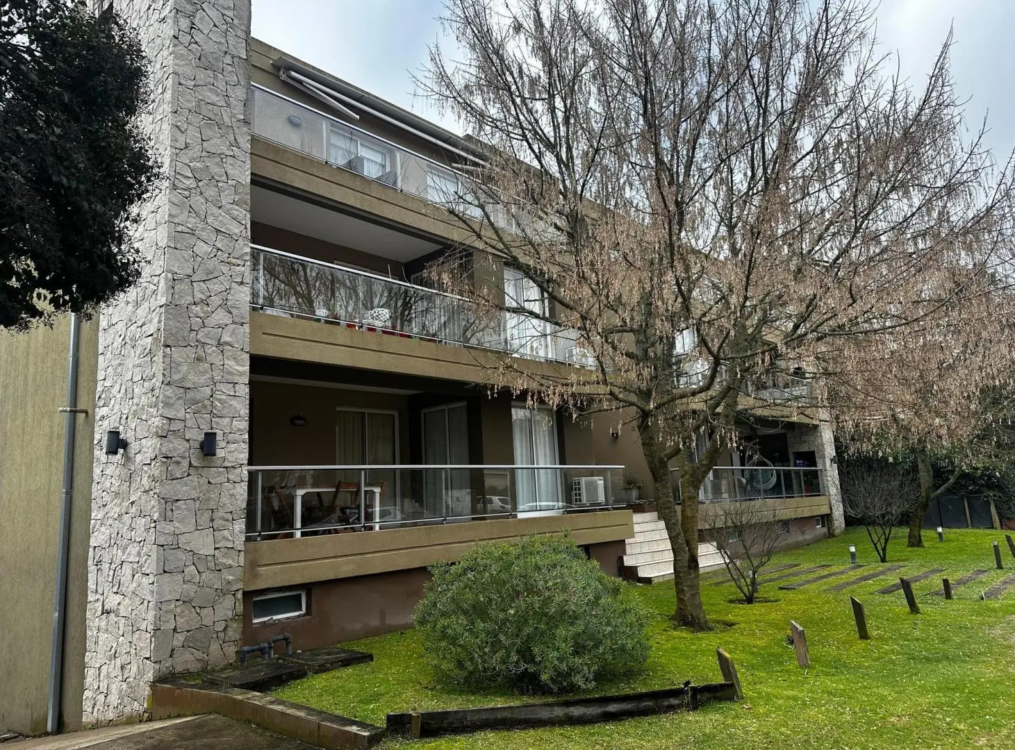 PINAMAR - DEPARTAMENTO MERLUZA , COMPLEJO CON PILETA 1