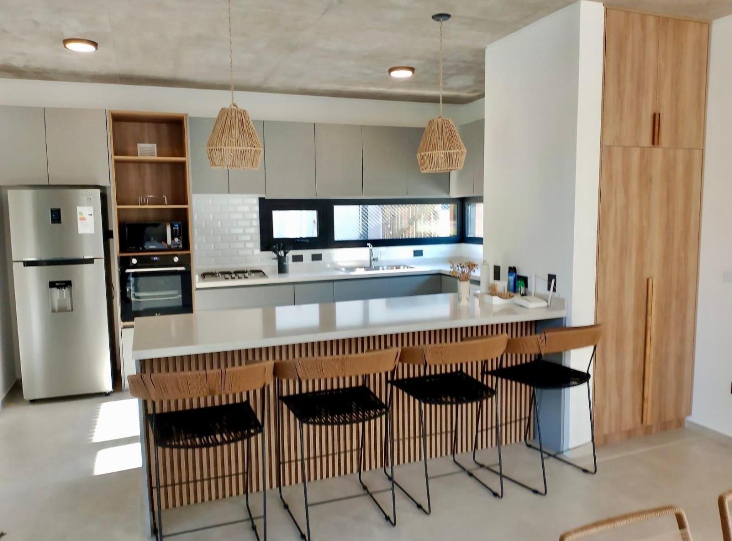 Foto de PINAMAR - CASA DE CATEGORIA TRES CARABELAS, imagen 2