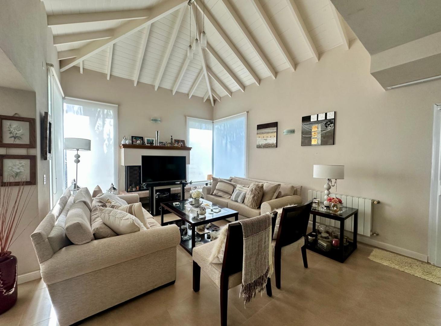 Foto de PINAMAR , CASA PREMIUM EN CUL DE SAC DE ALAMOS CON PISCINA, imagen 4