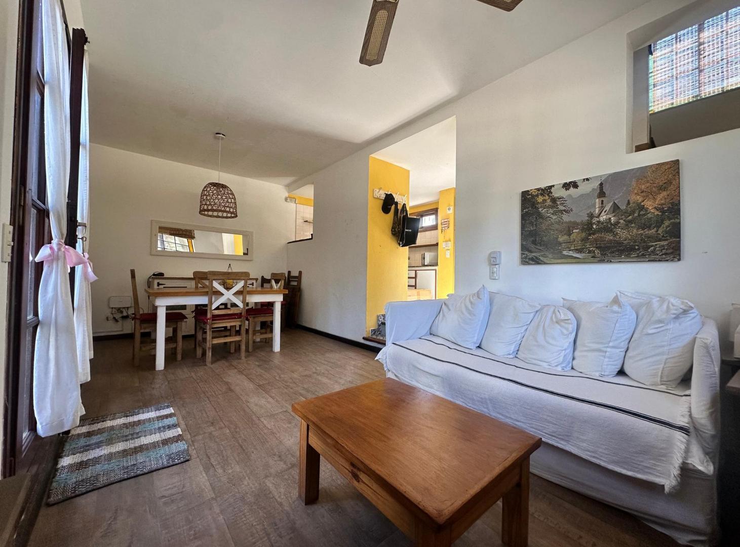 Foto de PINAMAR -Dúplex 3 amb. remodelado con patio, parrilla y guardacoche, imagen 3