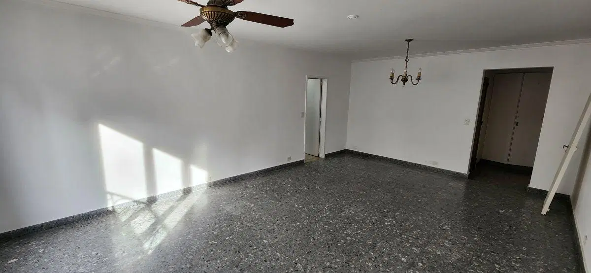 PARAGUAY Y AV. PUEYRREDÓN. Piso de 4 ambientes con cocina comedor 2