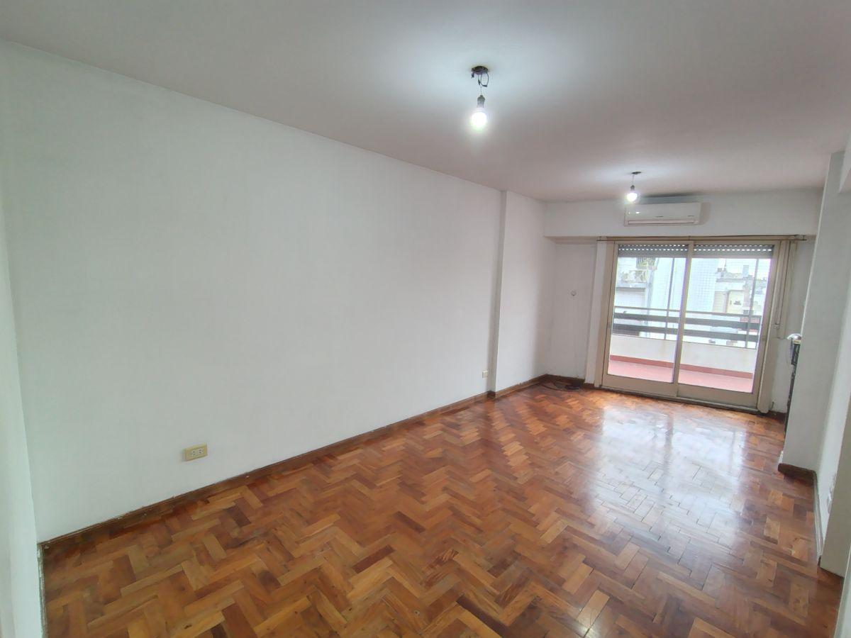 Foto de BARRIO NORTE Av. Cordoba 2600 13° piso Todo Luz Balcón terraza Apto, imagen 2