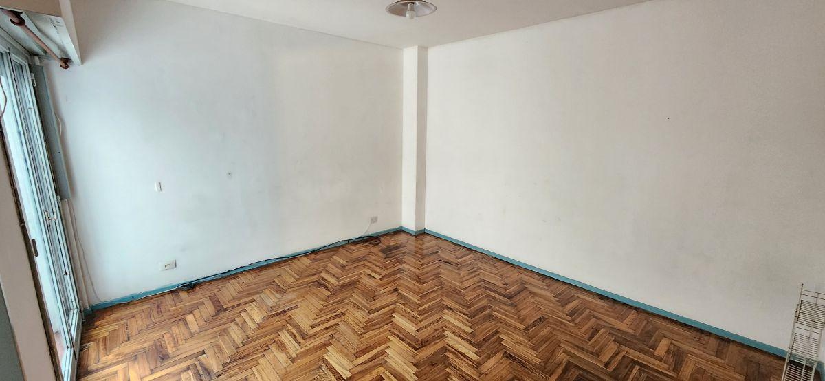 Foto de PARAGUAY Y AV. PUEYRREDÓN. Monoambiente lateral con cocina separada, imagen 3