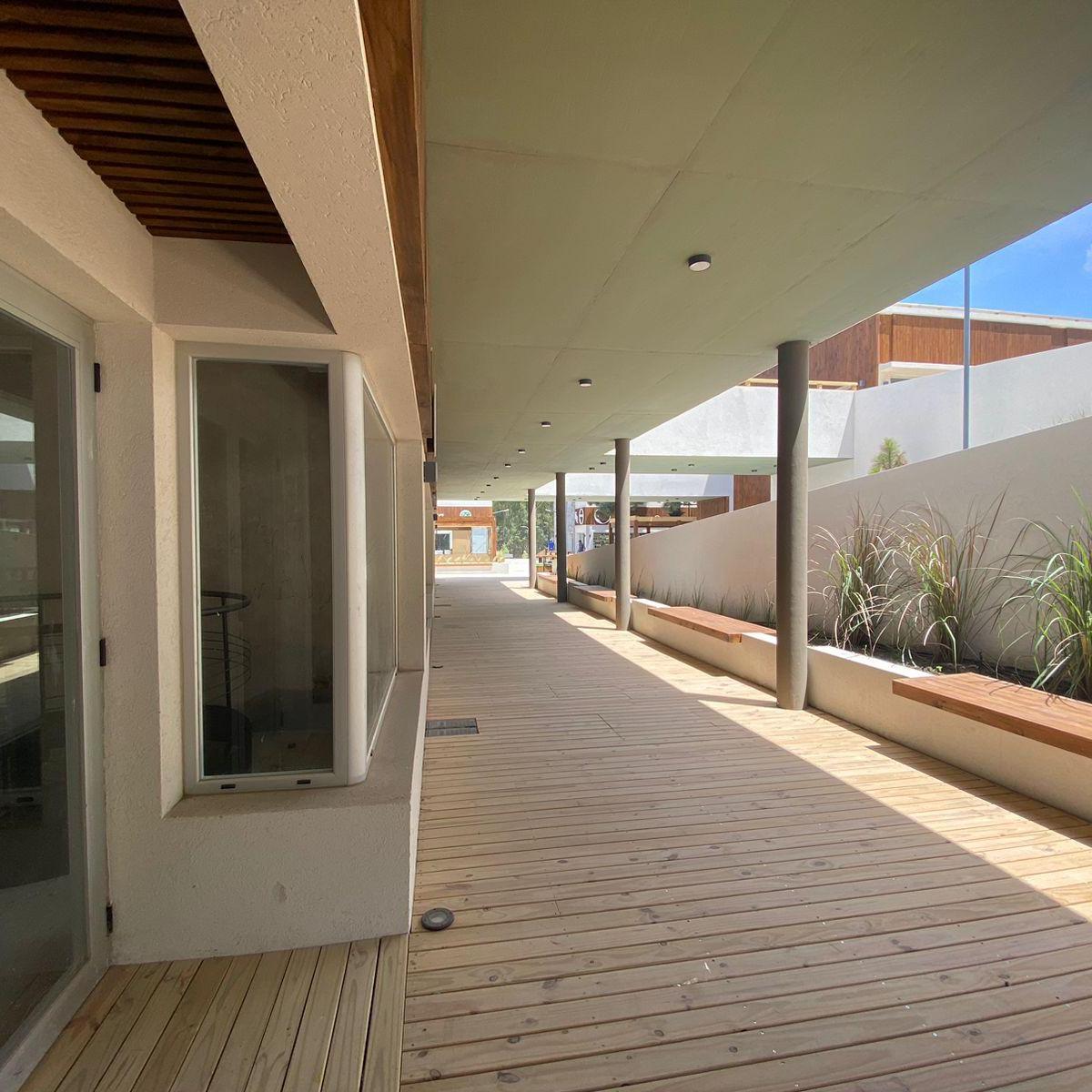 Local 16 en Venta - Paseo Comercial - Costa Esmeralda 4