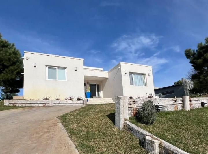 CASA EN ALQUILER  EN COSTA ESMERALDA -SENDEROS III 453 1